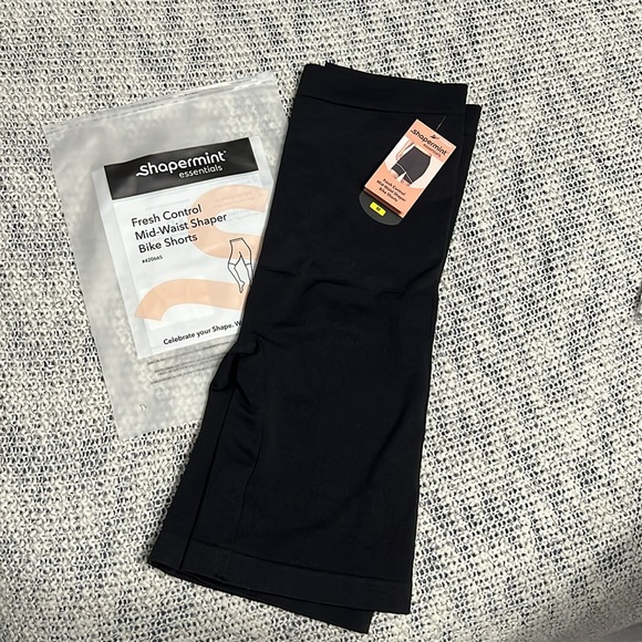 The Classic Shapermint Essentials Fresh Control Mid-Waist Shaper Bike Shorts - Picture 2 of 5
